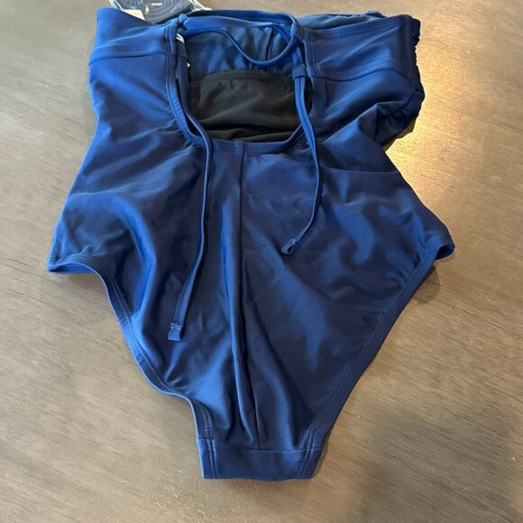 Kona Sol Women's Twist-Front Classic One Piece Swimsuit w/Tummy Control Blue XS - Picture 3 of 3